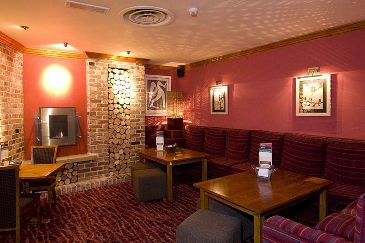 Premier Inn Manchester Central Exterior foto