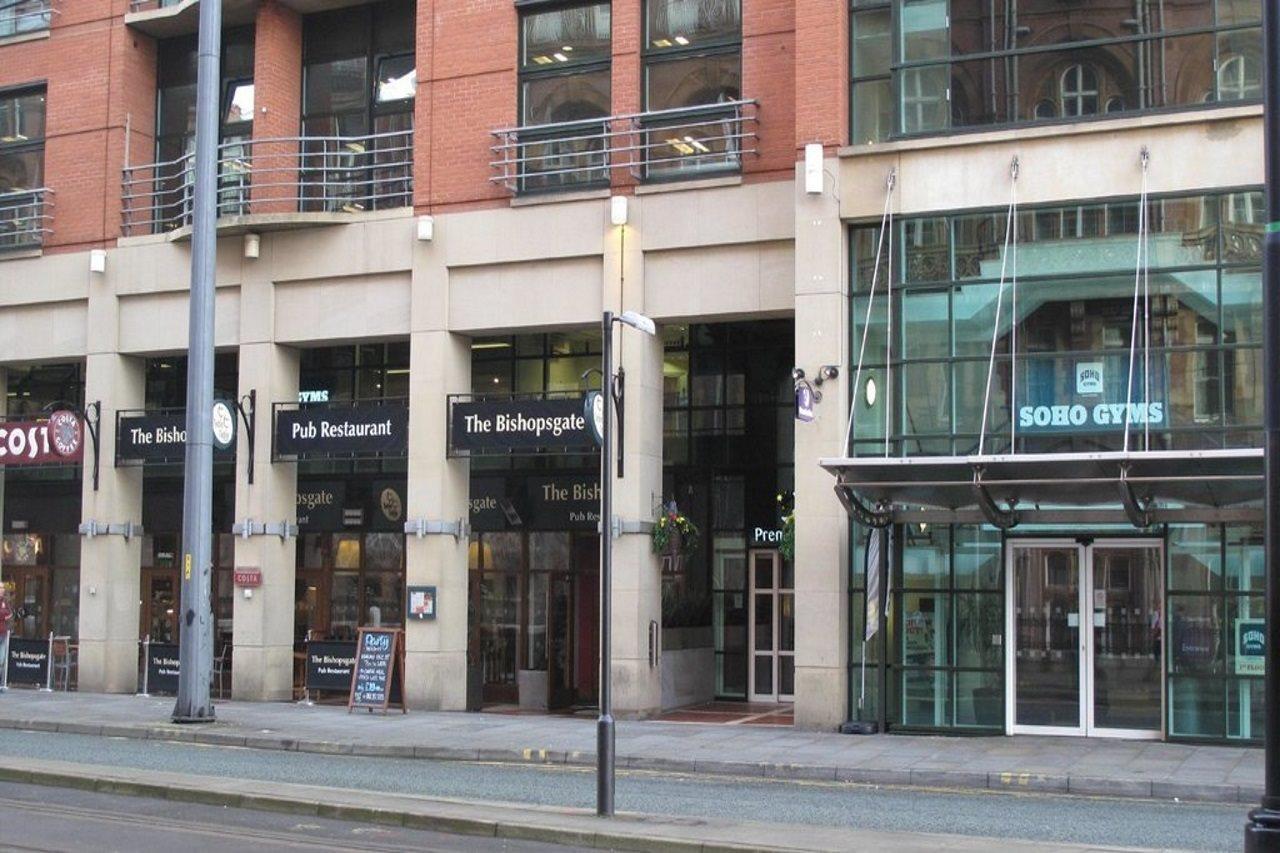 Premier Inn Manchester Central Exterior foto