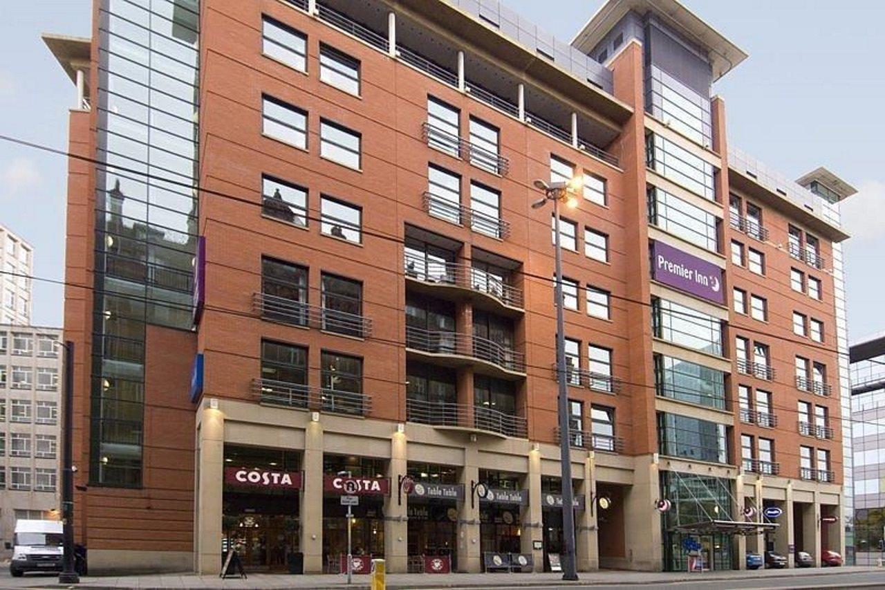 Premier Inn Manchester Central Exterior foto
